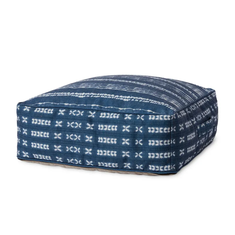 Poufs Indigo / Ivory Pouf (24\"W X 24\"D X 8\"H)