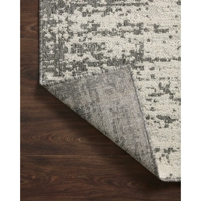 Rainier Ivory / Grey Rug (2' 3" X 7' 7")