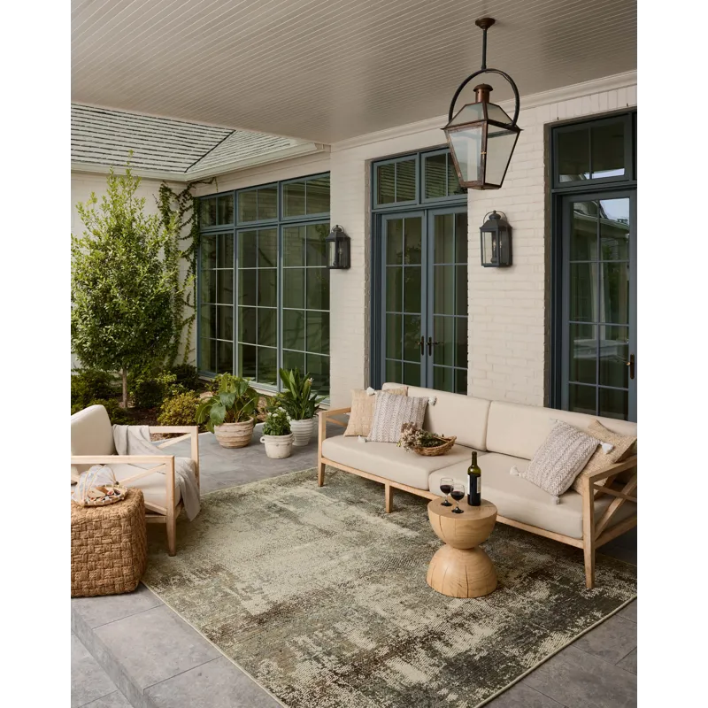 Loloi Saylor Smoke / Ivory 3\'-9\" x 5\'-9\" Indoor/Outdoor Rug