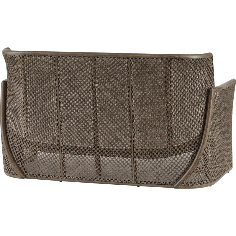 Laura Kirar Taru Settee
