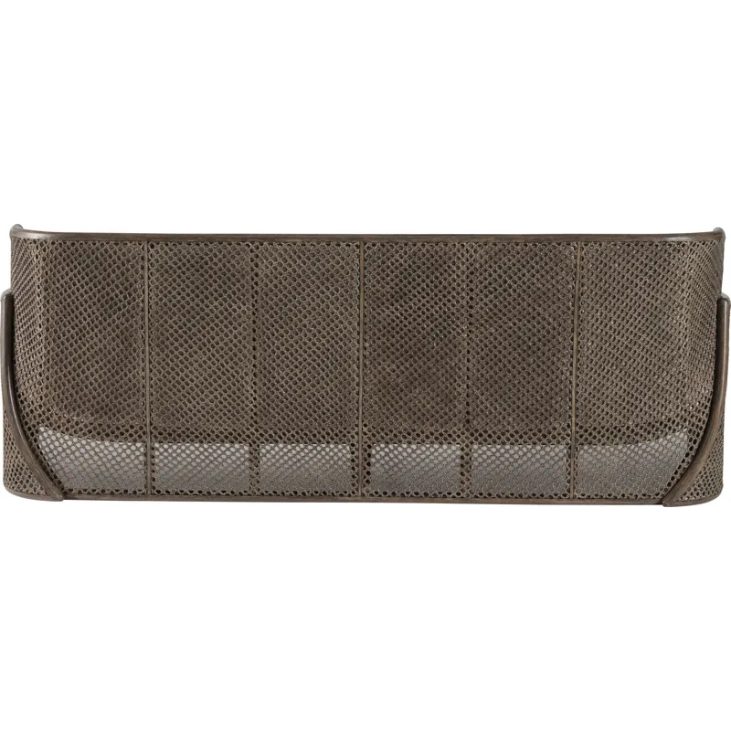 Laura Kirar Taru Settee