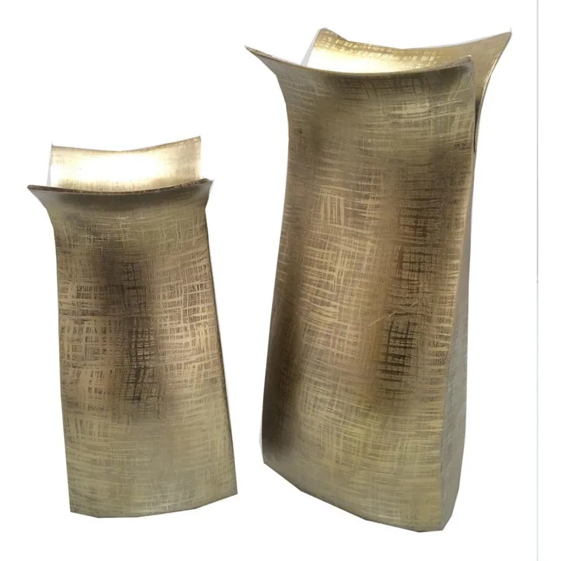 Thrive Vase Small Bronze