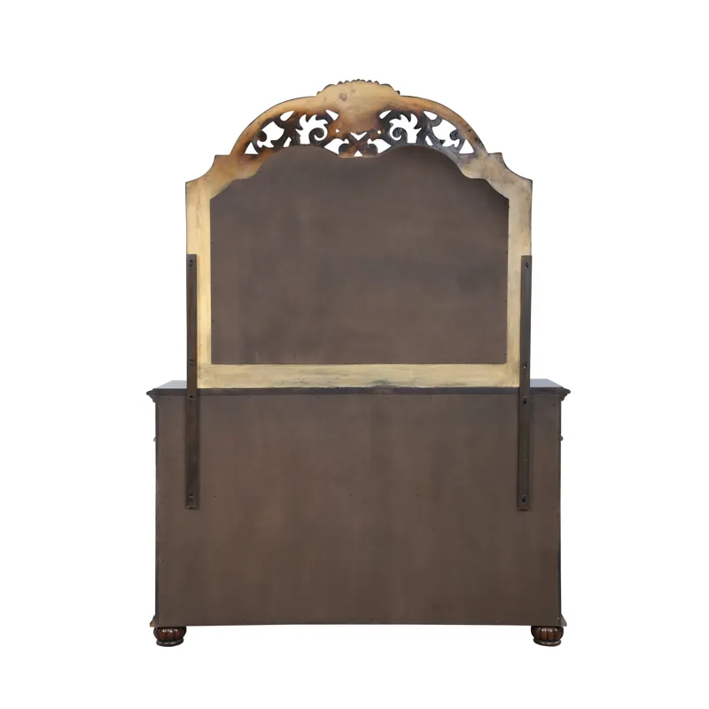 Maximus Dresser-Madeira