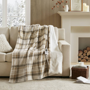Woolrich Print Plush to Sherpa Heated Throw
