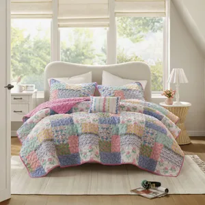 Intelligent Design Nellie Quilt Set