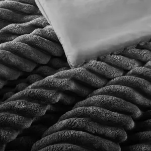 Intelligent Design Avril Fluffy Ribbed Plush Comforter Set