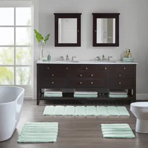 Madison Park Tufted Pearl Channel Rug