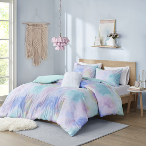 Intelligent Design Cassiopeia Watercolor Tie Dye Printed Duvet Cover Set with Throw Pillow