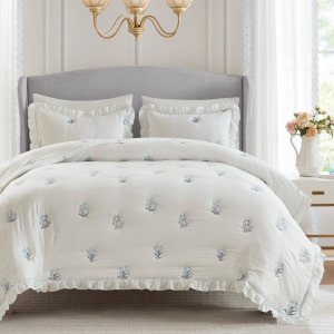 Intelligent Design Aglaia Quilt Set