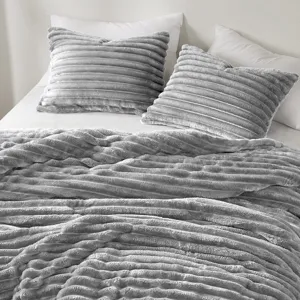 Intelligent Design Avril Fluffy Ribbed Plush Comforter Set
