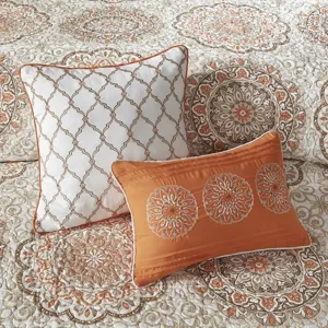 Madison Park Tangiers 6 Piece Reversible Quilt Set with Throw Pillows