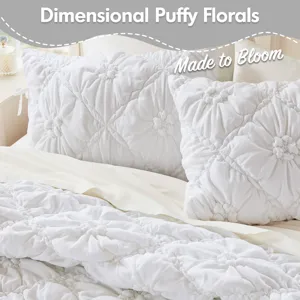 Intelligent Design Lily Comforter Set