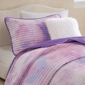 Intelligent Design Cassiopeia Watercolor Tie Dye Printed Quilt Set with Throw Pillow