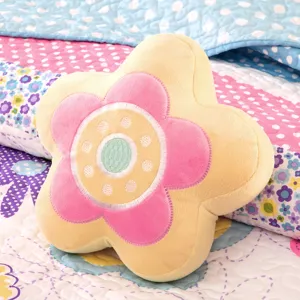 Mi Zone Kids Crazy Daisy Reversible Quilt Set with Throw Pillow