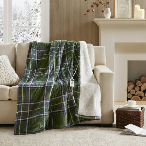 Woolrich Print Plush to Sherpa Heated Throw