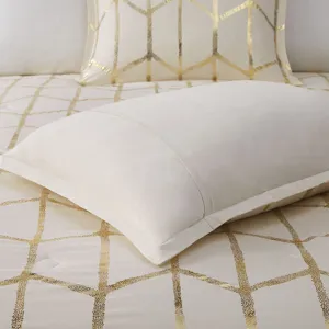 Intelligent Design Raina Metallic Printed Comforter Set
