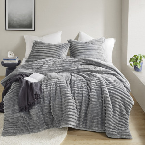 Intelligent Design Avril Fluffy Ribbed Plush Comforter Set