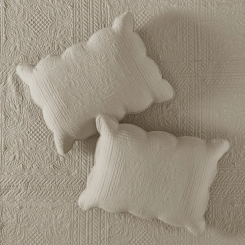 Madison Park Tuscany 3 Piece Reversible Scalloped Edge Quilt Set
