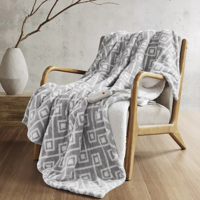 Amira Dream Soft Heated Throw - Grey Geo
