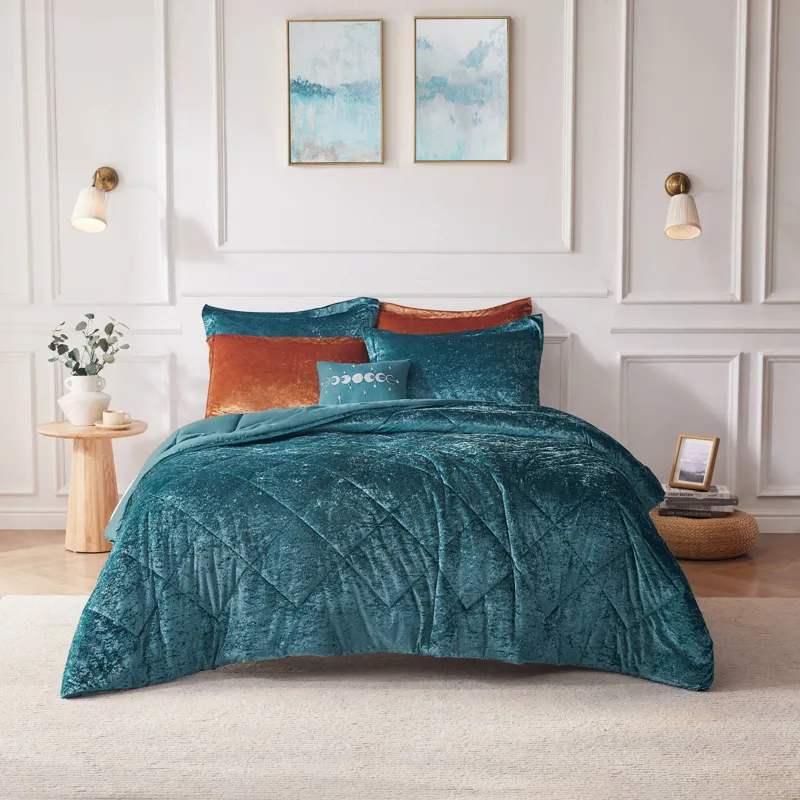 Felicia King/California King Velvet Comforter Set with Throw Pillow - Teal