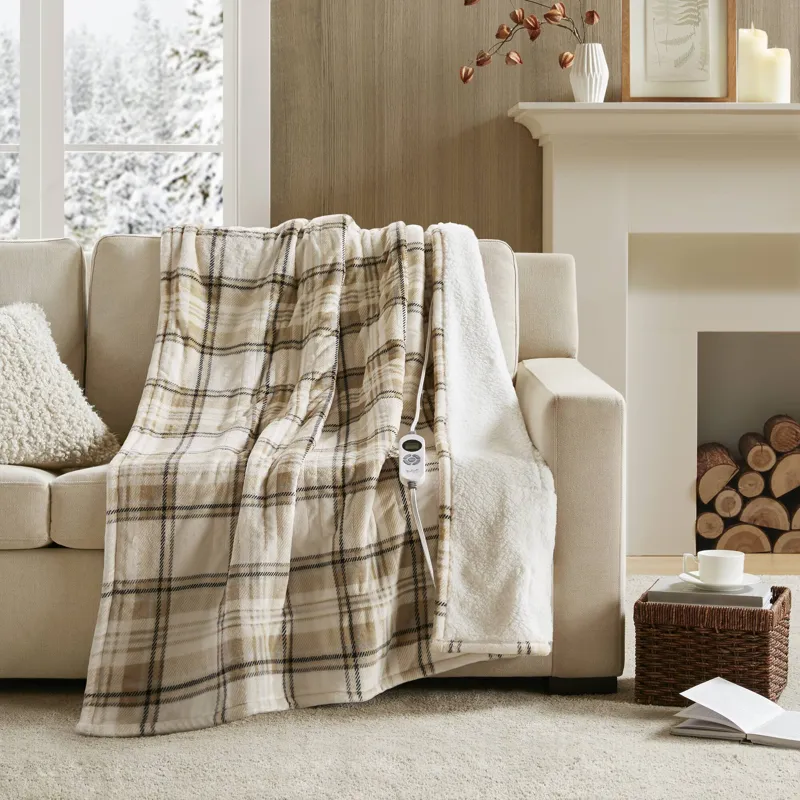 Woolrich Print Plush to Sherpa Heated Throw