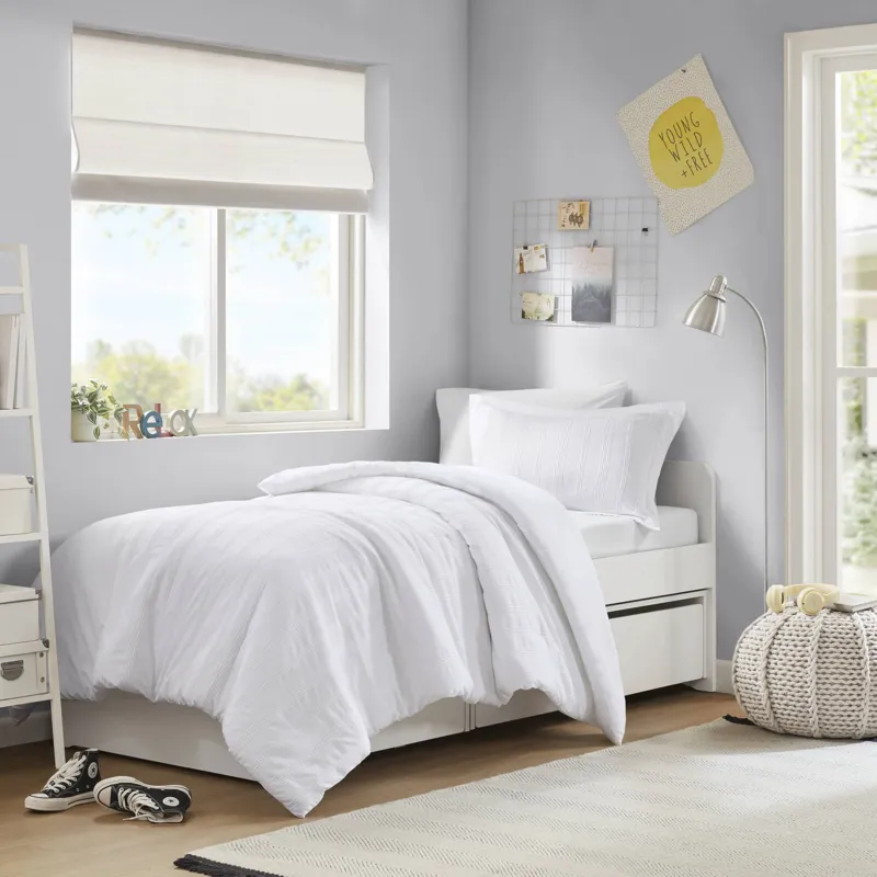 Super Listing Logan Striped Reversible Pintuck Pleated Duvet Set
