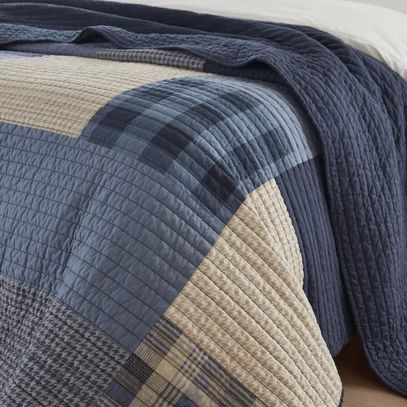 Woolrich Winter Hills Quilted Throw
