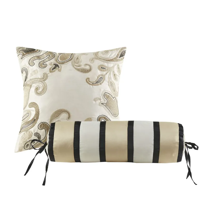 Aubrey Queen 5 Piece Jacquard Bedspread Set with Throw Pillows - Black