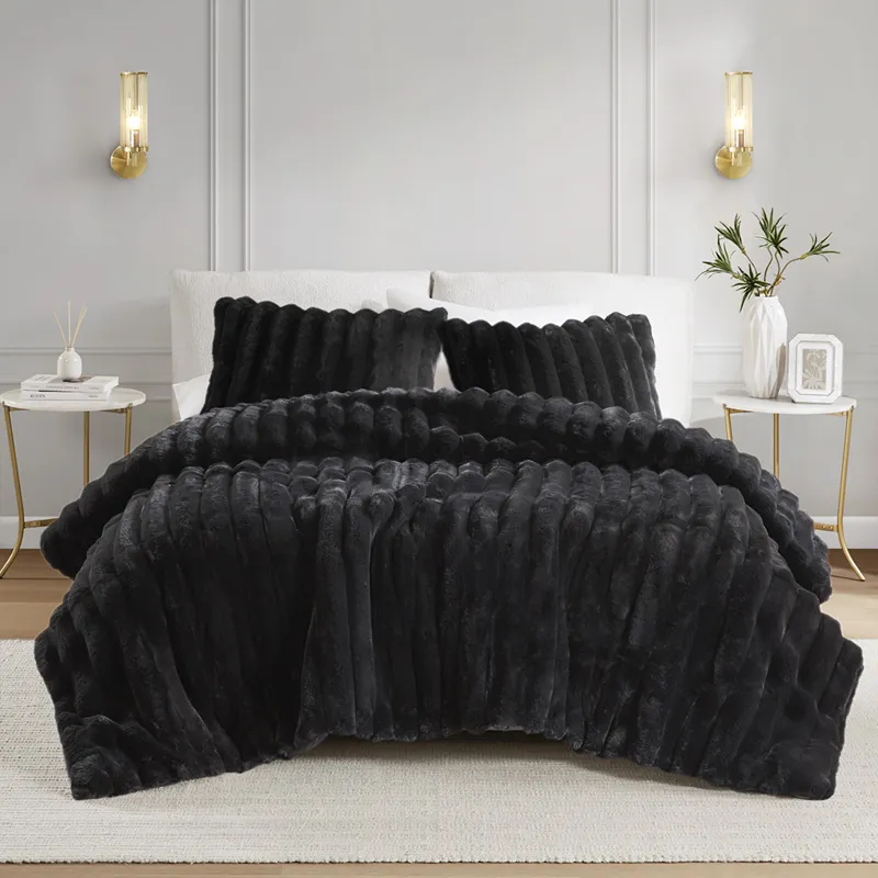 Jasmine King Ultrasoft Faux Fur Ribbed Comforter Set - Black
