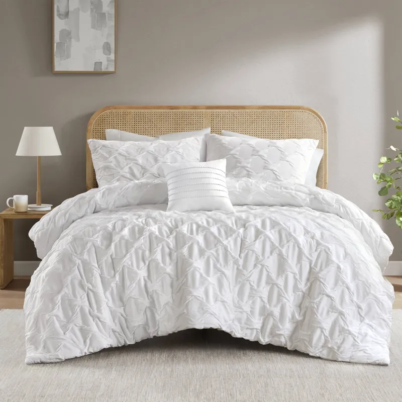 Comfort Spaces Bailey Diamond Pintuck Pleated Woven Comforter Set