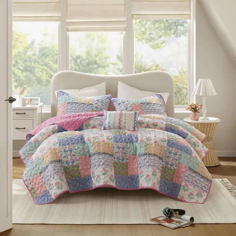 Intelligent Design Nellie Quilt Set