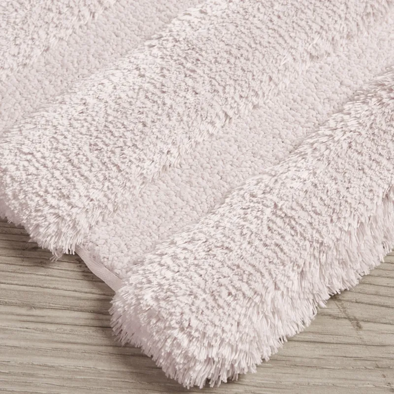 Madison Park Tufted Pearl Channel Rug