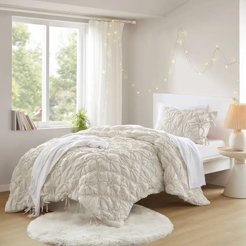 Intelligent Design Lily Comforter Set
