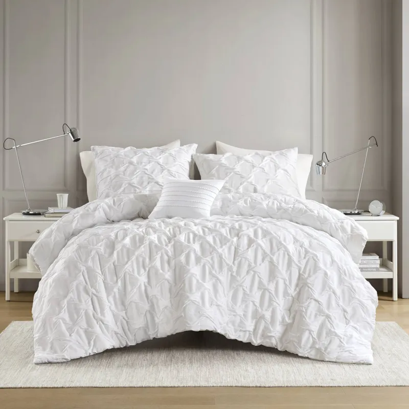 Comfort Spaces Bailey Diamond Pintuck Pleated Woven Comforter Set