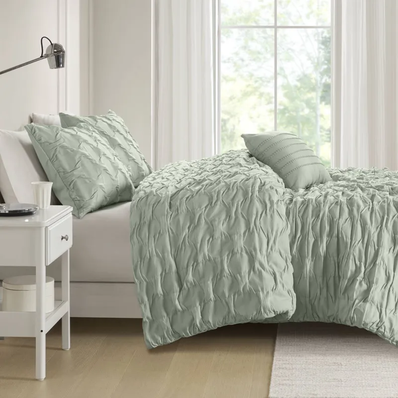 Comfort Spaces Bailey Diamond Pintuck Pleated Woven Comforter Set
