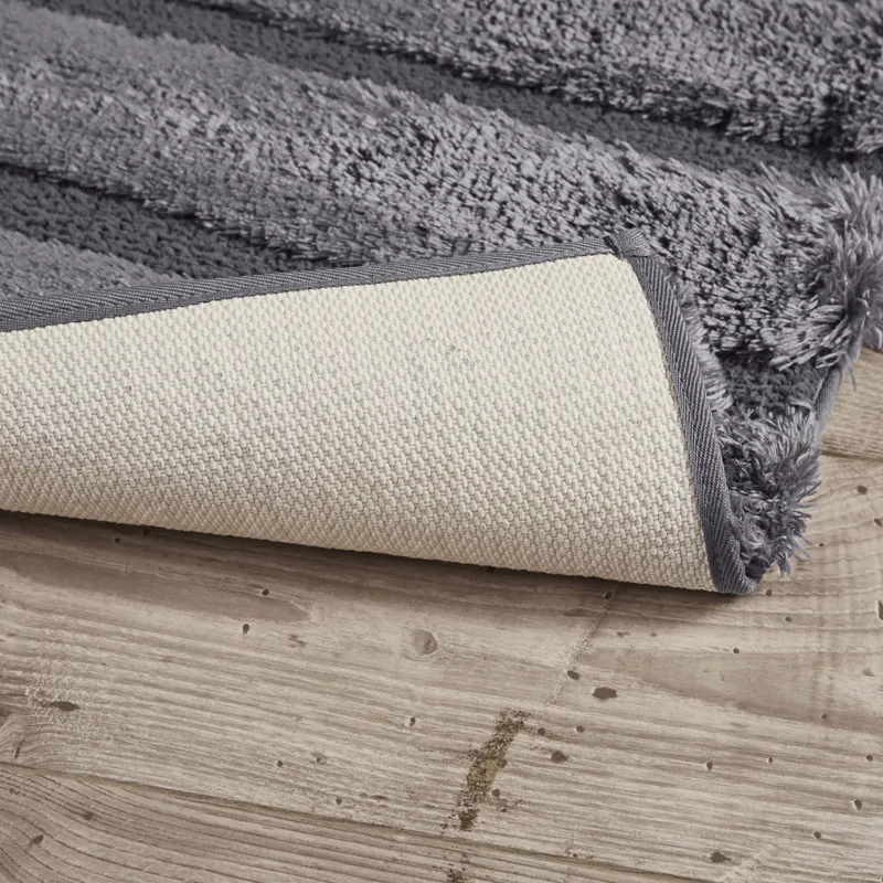 Madison Park Tufted Pearl Channel Rug