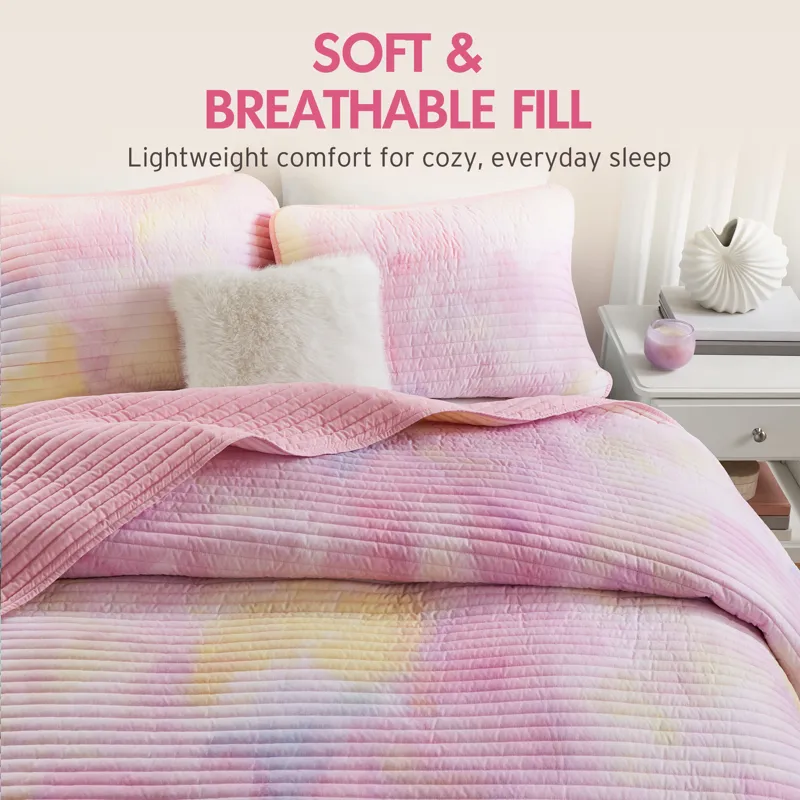 Intelligent Design Cassiopeia Watercolor Tie Dye Printed Quilt Set with Throw Pillow