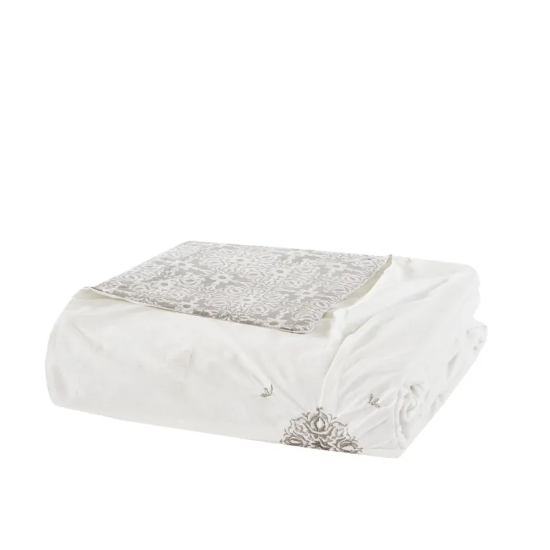 Madison Park Malia 4 Piece Embroidered Cotton Reversible Duvet Cover Set