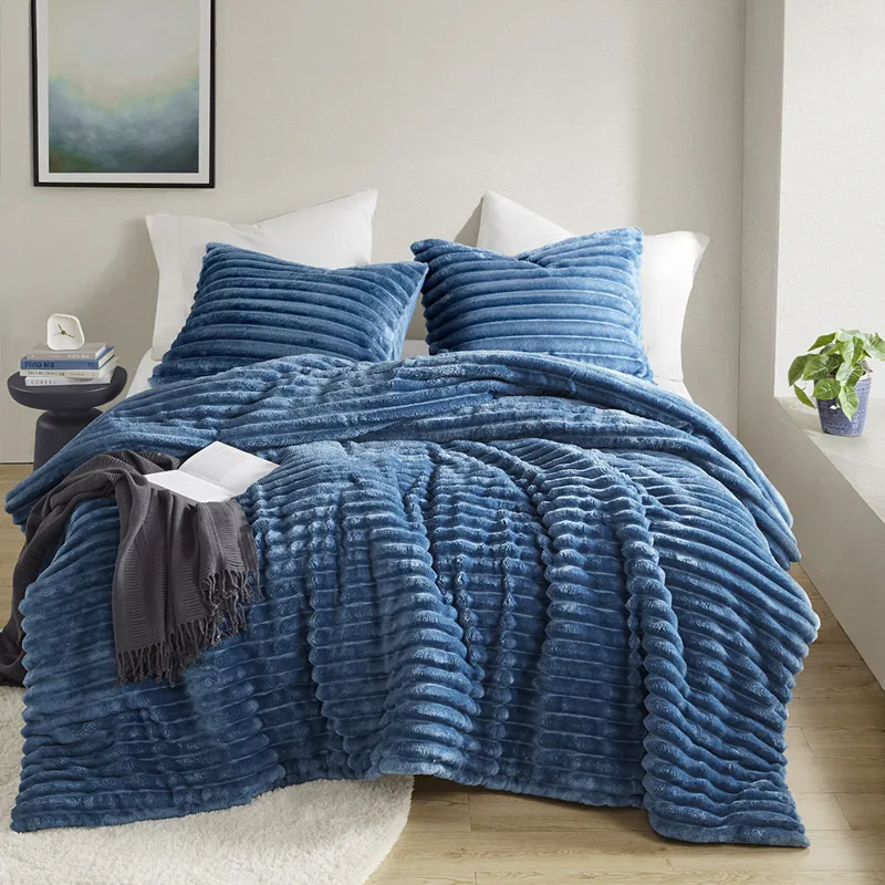 Intelligent Design Avril Fluffy Ribbed Plush Comforter Set