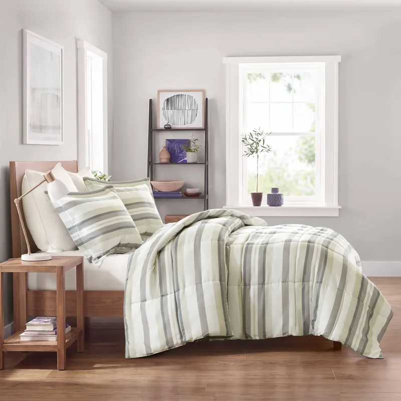 Madison Park Essentials Parkston 3M Scotchgard Down Alternative All Season Comforter Set