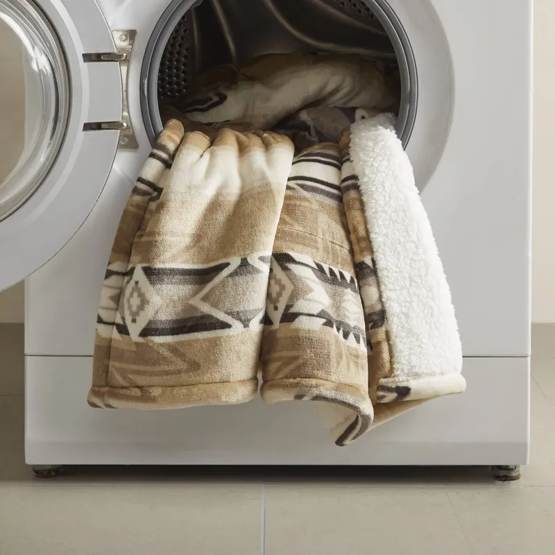 Woolrich Print Plush to Sherpa Heated Throw