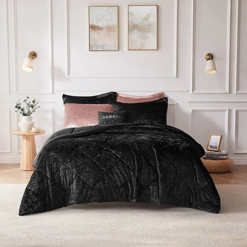 Intelligent Design Felicia Velvet Comforter Set with Throw Pillow