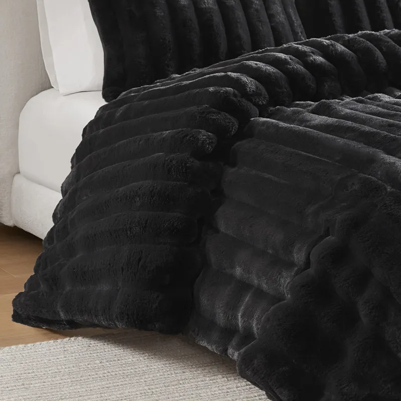 Jasmine King Ultrasoft Faux Fur Ribbed Comforter Set - Black