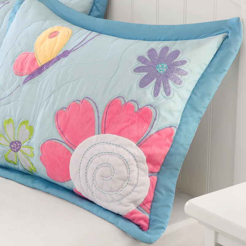 Mi Zone Kids Crazy Daisy Reversible Quilt Set with Throw Pillow