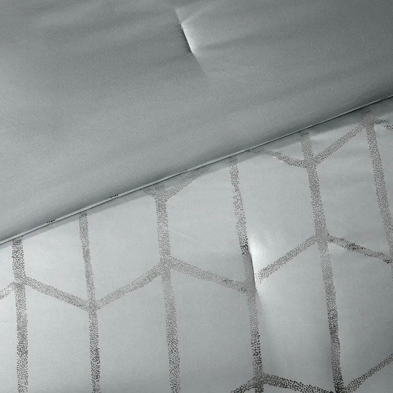 Intelligent Design Raina Metallic Printed Comforter Set