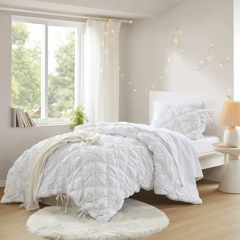Intelligent Design Lily Comforter Set