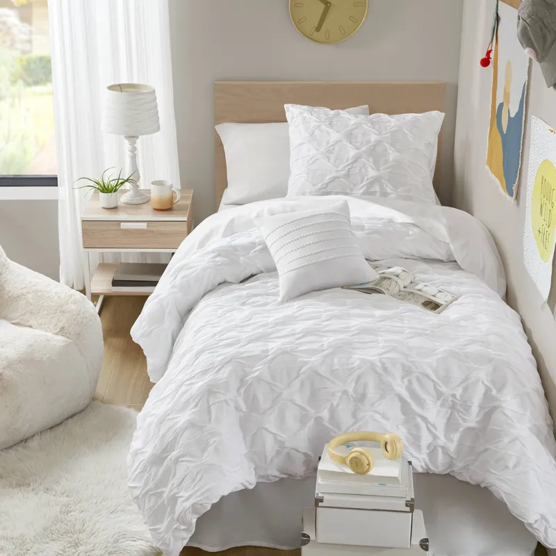 Comfort Spaces Bailey Diamond Pintuck Pleated Woven Comforter Set