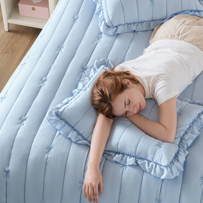 Intelligent Design Liv Quilt Set