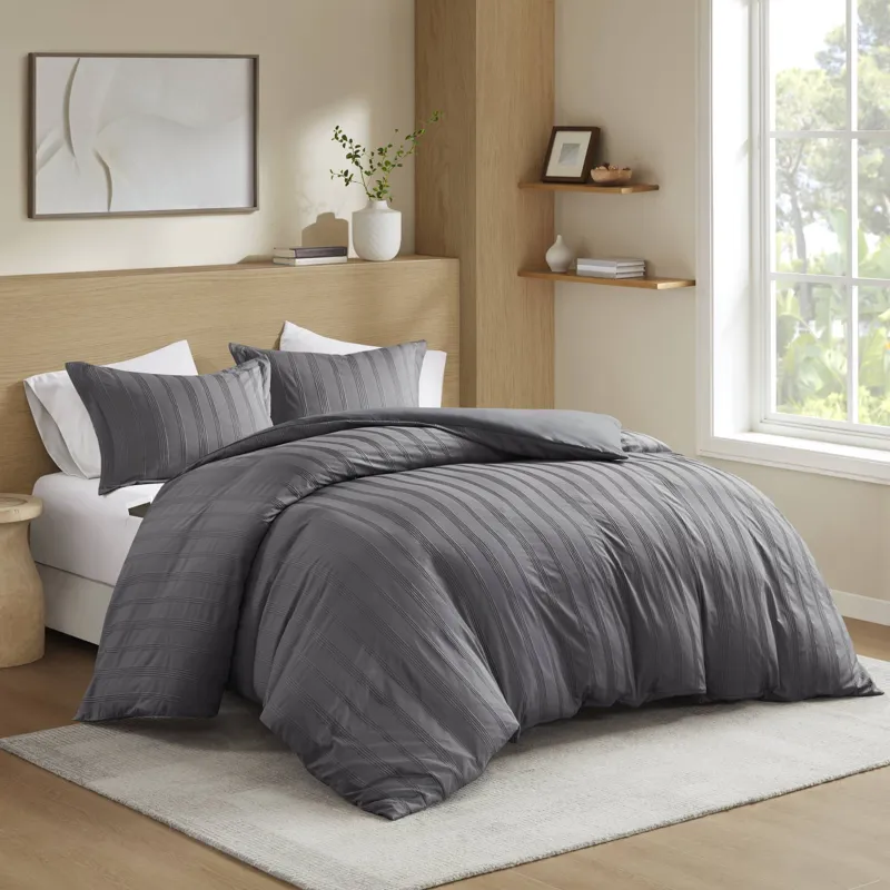 Super Listing Logan Striped Reversible Pintuck Pleated Duvet Set