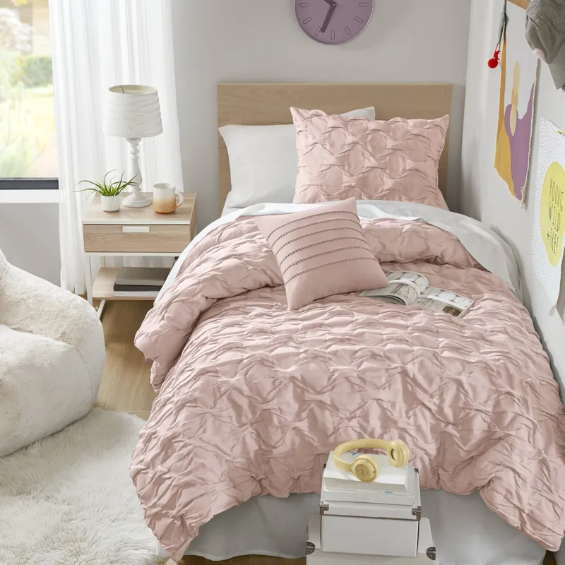 Comfort Spaces Bailey Diamond Pintuck Pleated Woven Comforter Set